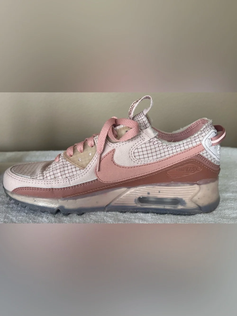 Nike‎ Air Max 90 Terrascape Pink Sneakers Women’s Size 7.5 DH5073-600